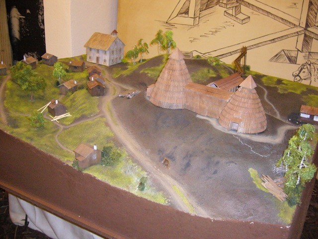 Model hornické osady z počátku 16.stol. v měřítku 1:72 pro expozici Hornického muzea v Rudolfově. Zadavatel Město Rudolfov.